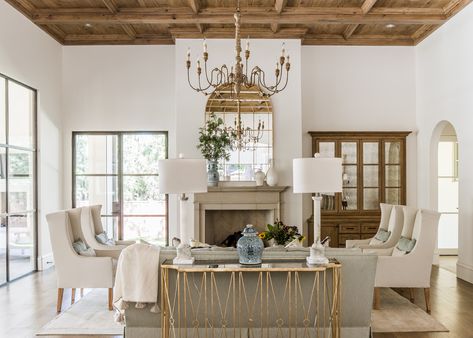 Country Style Living Room Decor, Modern Cottage Living Room, Mediterranean Style Living Room, Interior Design Country, Country Style Living Room, Modern Farmhouse Living Room Decor, Country Interior Design, Cottage Decor Living Room, French Interior Design