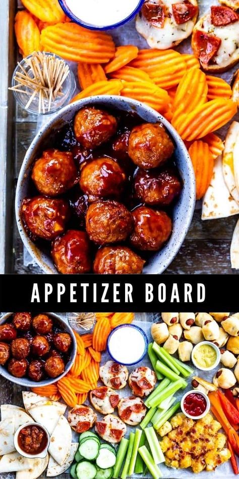 Hot Food Boards For Parties, Fun Game Day Food, Appetizer Platters For Party, Appetizers Board For Party, Appetizer Food Boards For Parties, Appetizer Dinner Night, Game Night Charcuterie Board Ideas, Appetizer Recipes Game Day, Appetizer Boards Entertaining