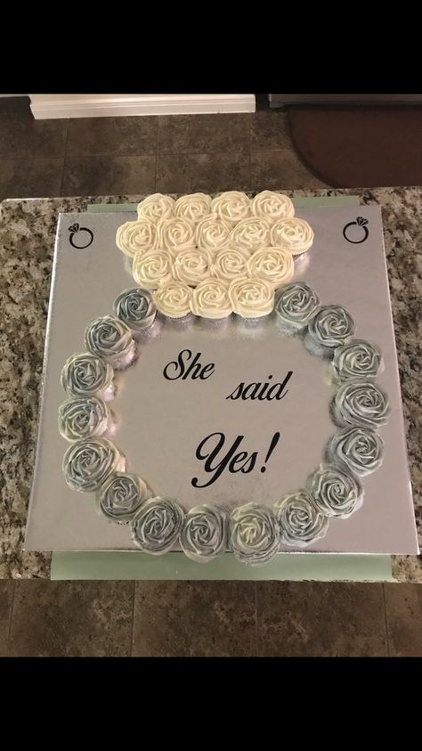 Engagement ring cupcake cake Engagement Ring Cupcake Cake, Wedding Ring Cupcakes, Engagement Ring Cupcakes, Cupcakes For Engagement Party, Bridal Shower Cupcake Cake, Bridal Shower Cakes And Cupcakes, Ring Cupcake Cake, Bridal Shower Ideas Country, Bridal Shower Cupcake Ideas