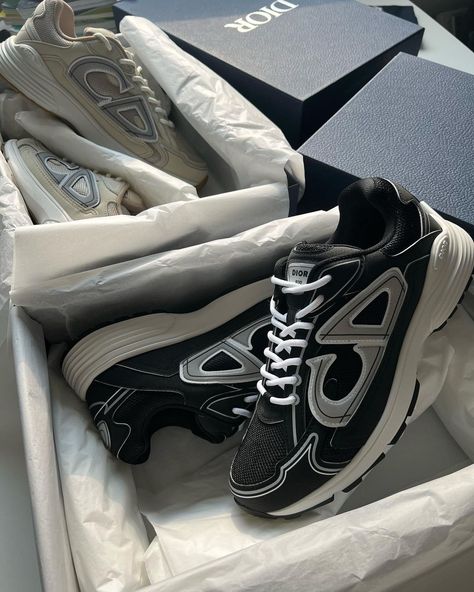 20s 🇰🇷 ㅈㅅ on Instagram: “DiorB30 #diormensspring22” Jordan Shoes Men, Sneaker Head Men, Sneaker Aesthetic, Best Sneakers For Men, Swag Sneakers, Women Nike Shoes, Shoes Sneakers Men, Shoes Air Max, Nike Shoes Air