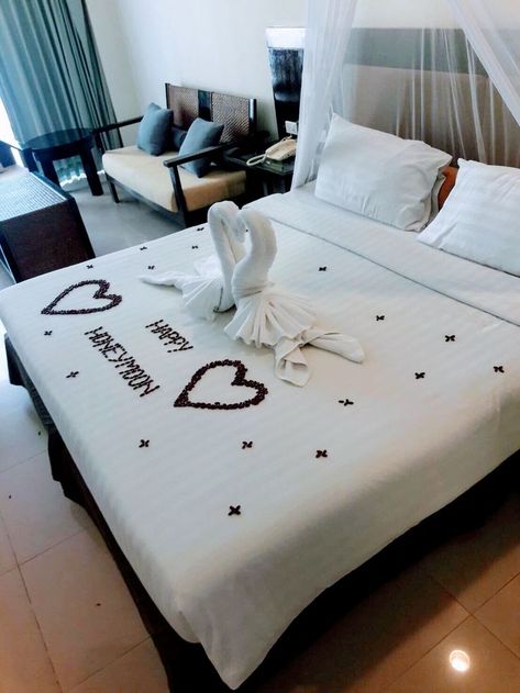 Wedding Bedroom Decoration Romantic, Honeymoon Bed, Wedding Bedroom Decoration, Romantic Bedroom Decor Ideas, Honeymoon Bedroom, Honeymoon Rooms, Bedroom Decor Romantic, Hotel Room Decoration, Room Surprise