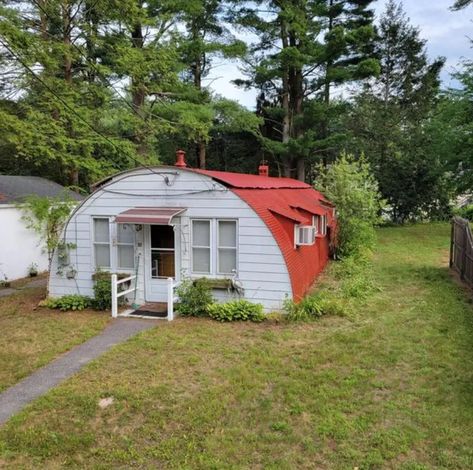 Quonset Hut Home Pros and Cons Quonset Hut Home, Quonset Homes, Quonset Hut Homes, Geodesic Dome Homes, Pole Buildings, Quonset Hut, Alternative Housing, Diy Shed Plans, Barndominium Floor Plans