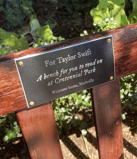 mine<3 taylor swift dedicated bench in centennial park in nashville! #taylorswift #taylorcore #nashville #erastour Taylor Swift Museum Nashville, Nashville Taylor Swift, Taylor Swift Nashville, Centennial Park Nashville, Chill Wedding, Wall Section, Lowell Massachusetts, College Vision Board, Centennial Park