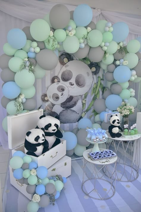 Panda Baby Shower Theme, Panda Birthday Theme, Panda Birthday Party Decorations, Panda Baby Showers, Panda Birthday Party, Idee Babyshower, Panda Birthday, Panda Baby, Baby Shower Deco