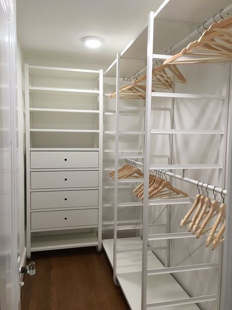 Ikea ELVARLI in corner walk in closet Elvarli Ikea, Ikea Closet Doors, Walk In Closet Ikea, Ikea Closet Hack, Ikea Hack Storage, Ikea Closet Organizer, Corner Closet, Ikea Closet, Closet Hacks