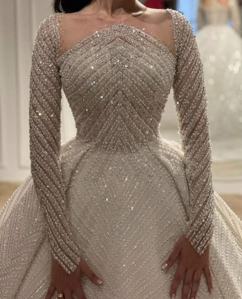 Wedding Outfits With Hijab, Wedding Dresses Arab, Outfits With Hijab, Arabic Wedding Dresses, Arabic Wedding, Wedding Dress Bustle, Bride Dress Simple, Soiree Dresses, Arab Wedding