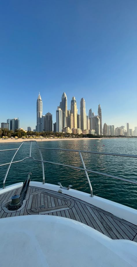 Yacht Aesthetic, Dubai Beach, Dubai Aesthetic, Dubai Luxury, Palm Jumeirah, Best Travel Destinations, Dubai Travel, Future Lifestyle, Rich Life