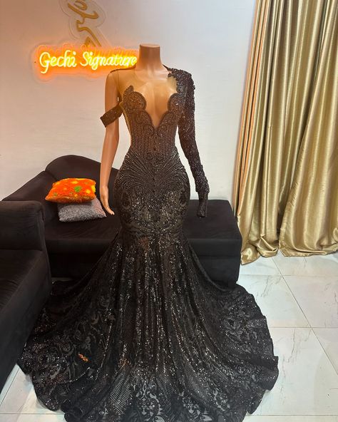 POV: You’ve found a designer who can literally make all design you can imagine😍🔥 ❤️Have you booked yet? Custom orders #prom2025 is Open!🪡 Having trouble finding custom dresses that flatter your body? All you need to do is bring your idea/inspiration & I’ll customize that into reality. @gechisignature is here to make you look fabulous. For inquiries, send a DM or Email📨 gechisignature@gmail.com Be sure to follow @gechisignature for more fashion tea😍watch us create magic 🪄 #promdressforsale ... Senior Prom Dresses Long Sleeve, Prom Dresses Inspiration Black, Black Prom Dress Masquerade, Prom Dresses Black Women Black, Custom Prom Dress Ideas, Unique Wedding Dresses Black, All Black Prom Dress, Black And Gold Prom Dresses, Glamour Black Dress