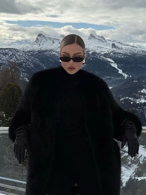 'Mob Wife' style: The only 5 things you need to get the look | HELLO! Mafia Wives, Fur Coat Outfit, Black Fur Coat, Wife Style, Mob Wives, Mob Wife, Black Gloves, Coat Outfits, Ski Trip