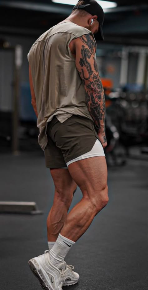 Slim Fit Body Type Men, Men Fitness Aesthetic, Leg Day Gym Outfit, Gym Aesthetic Photography Men, Gym Photography Men Photoshoot, Mens Gym Photoshoot, Men’s Gym Outfits Aesthetic, Gym Workout Men Photoshoot, Athlete Aesthetic