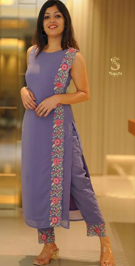 Silk Kurti Designs, Stylish Kurtis Design, Indian Kurti Designs, Churidar Designs, Simple Kurta Designs, Designer Kurti Patterns, Simple Kurti Designs, Long Kurti Designs, Long Dress Design