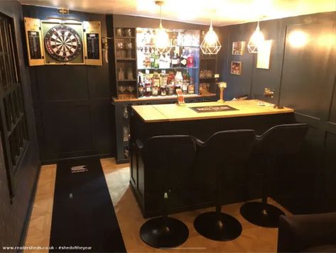 Games Shed, Home Bar Decor Ideas, Games Room Ideas, Garage Bars, Small Bar Ideas, Basement Speakeasy, Shed Bar Ideas, Small Basement Bar, Garage Bar Ideas