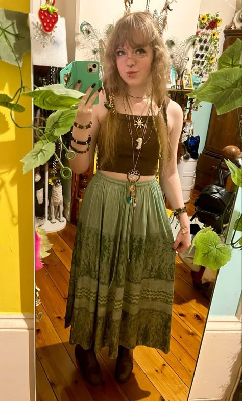 Nature Indie Aesthetic Clothing, Hippy Outfit Inspiration, Cottagecore Boho Fashion, Natural Boho Style Clothing, Clothes Nature Aesthetic, Nature Fairy Aesthetic Outfit, Hippy Aesthetic Clothes, Fairycore Cottagecore Outfit, Cottagecore Fairy Aesthetic Outfits