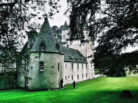 Castle Fraser, Fraser Clan, Aberdeenshire Scotland, Beautiful Scotland, Scotland Forever, Castle Scotland, European Castles, Castles In Scotland, Vacation Locations