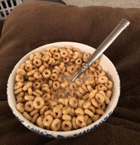 Heart Cereal, Honey Cereal, Cheerios Cereal, Scary Food, Honey Nut Cheerios, Bowl Of Cereal, Food Babe, Healthy Food Dishes, Honey Nut