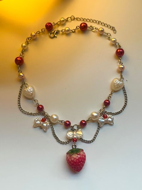 Strawberry Accessories Aesthetic, Strawberry Choker, Strawberry Beaded Necklace, Nana Strawberry, Strawberry Accessories, Strawberry Jewelry, Strawberry Outfit, Nana Necklace, Kawaii Necklace