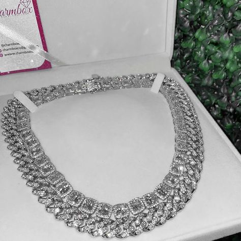 Icy Jewelry, Glittery Jewelry, Chains Aesthetic, Ice Jewelry, Diamond Chains, Diamond Chain Necklace, Cuban Necklace, Jewel Wedding, Silver Statement Earrings