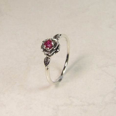 Ruby Ring Designs, Silver Ruby Ring, Pinterest Jewelry, Amethyst Ring Engagement, Petite Ring, Sapphire Pendant, Ruby Earrings, Diabolik, Ruby Jewelry