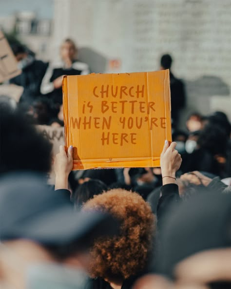 Media, Signs