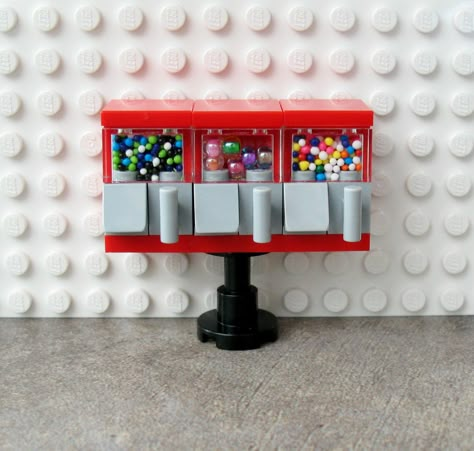 Cute Gumball Machine, Lego Candy, Lego Hacks, Easy Lego Creations, Lego Decorations, Lego Furniture, Lego Accessories, Gumball Machines, Lego Sculptures