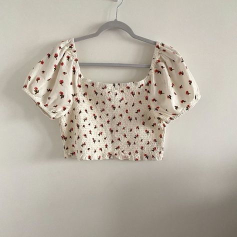 Cotton Crop Tops Designs, Simple Crop Top Designs, Cute Crop Tops Aesthetic, Aesthetic Crop Top Outfits, White Crop Top Outfit, Crop Tops Aesthetic, Shirt Dress Diy, Western Tops For Women