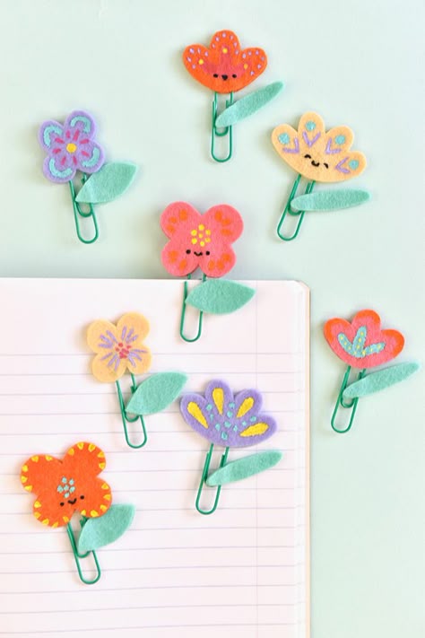 Handmade Charlotte ⋆ Sweet Recipes + DIY Crafts Flower Templates Printable, Felt Flower Tutorial, Flower Planner, Felt Flowers Diy, Handmade Charlotte, Quilling Craft, Summer Crafts For Kids, Planner Clips, Diy Planner