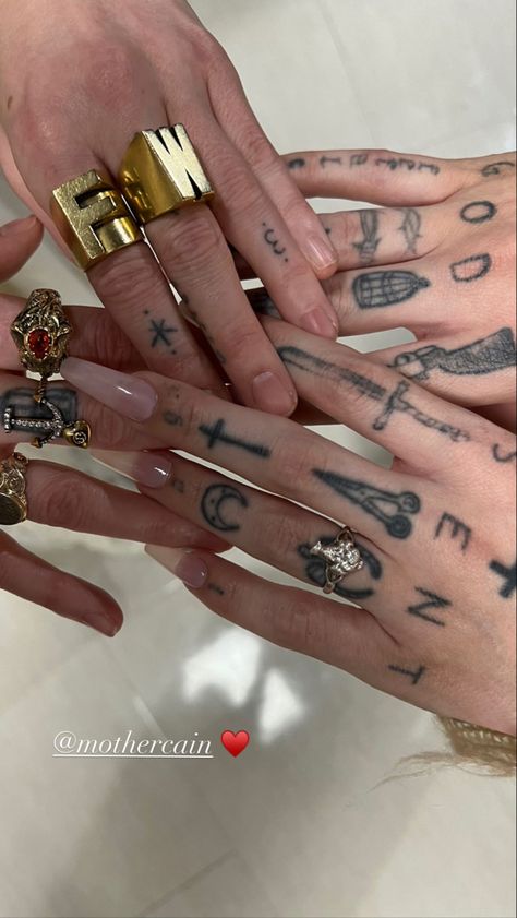 Florence Welch Rings, Florence Welch Tattoo, Preachers Daughter, Dance Fever, Americana Aesthetic, Mother Dearest, God Tattoos, Ethel Cain, Quoi Porter