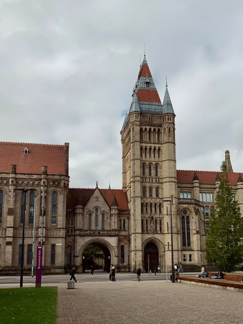 The University of Manchester arch University Of Manchester Campus, Manchester Student Life, The University Of Manchester, Uk Universities Aesthetic, Manchester Uk Aesthetic, Manchester University Aesthetic, University Of Manchester Aesthetic, Uni Of Manchester, College Campus Aesthetic