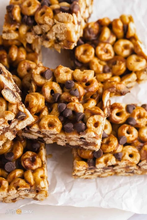 Cheerios Bars Healthy, Cheerio Dessert, Cherios Recipes, Cheerios Dessert, Cheerios Bars, Peanut Butter Cheerios, Gluten Free Chocolate Peanut Butter, Baking Recipes Dinner, Cheerios Snacks