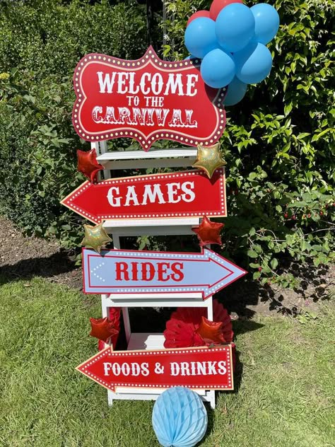 Ayden’s Carnival | CatchMyParty.com Christmas Bed And Breakfast, Christmas Carnival Ideas, Circus Party Games, Carnival Birthday Party Ideas, Carnival Birthday Invitations, Circus Party Ideas, Carnival Party Decorations, Circus Party Decorations, Circus Birthday Party Theme