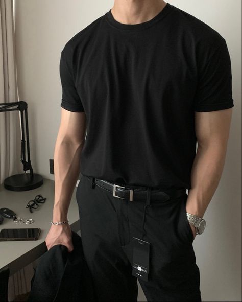 Muka Lelaki, Black Outfit Men, Shirt Outfit Men, Mens Casual Dress Outfits, Men Stylish Dress, Guys Clothing Styles, Elegante Casual, Cool Outfits For Men, Sneakers For Men