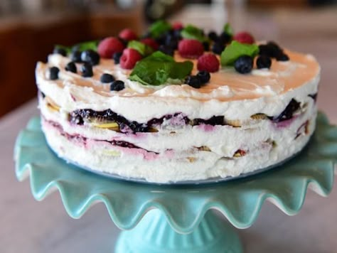 Berry Icebox Cake, Ice Box Cake, Icebox Cake Recipes, Summer Baking, Tv Food, Icebox Cake, Ree Drummond, Lemon Cookies, Ice Box