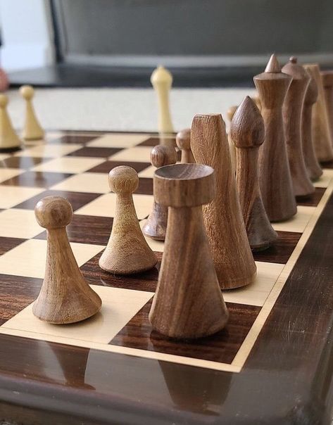 Lathe Chess Pieces, Wood Turning Chess Pieces, Carving Chess Pieces, Chess Ideas, Carved Chess Pieces, Wood Chess Board, Wood Chess Set, Wooden Chess Pieces, Wooden Chess Board