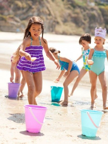 Fun Beach Activities For Kids, Mermaid Party Games, Beach Birthday Party, Beach Games, Mermaid Parties, Water Party, Beach Birthday, Beach Ideas, Children Playing