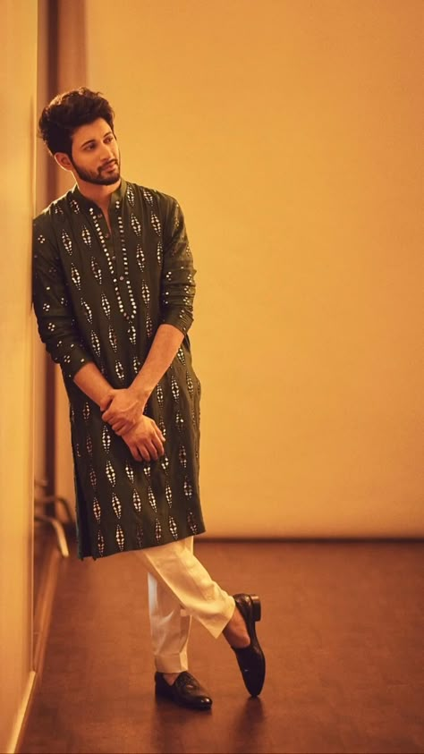 Rohit Saraf In Kurta, Kurta Poses For Men Outdoor, Rohit Saraf Outfits, Indian Photography Poses, Kurta Poses, Rohit Sharaf, Ethnic Poses, Indian Mens Clothing, Brother Sister Poses