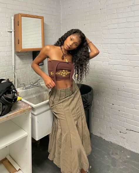 gem on Twitter: "… " Vacationcore Outfit, Black Women Brown Aesthetic, Retro Bohemian Fashion, Bohemian Birthday Outfit, Brazilian Summer Style, Boho Clubbing Outfits, Retro Boho Outfits, Boho Style On Black Women, Bohemian Style Aesthetic