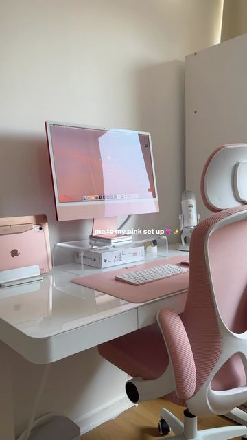 Pink Desk, Desk Inspiration, Office Room Decor, Study Room Decor, Office Inspo, Gaming Room Setup, Style Deco, Room Makeover Bedroom, Home Office Setup