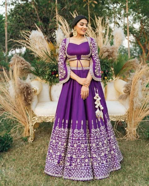 Purple Lehenga, Trendy Outfits Indian, Lehenga Designs Simple, Garden Party Dresses, Blouses Designs, Fashionable Saree Blouse Designs, Gaun Fashion, Choli Designs, Dresses Traditional