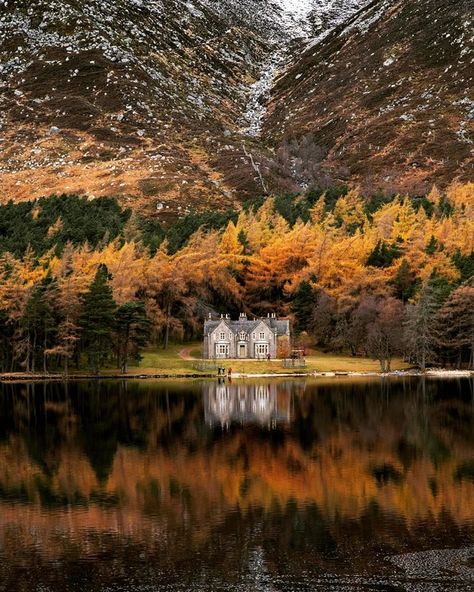 This is Glas allt shiel on Loch Muick on the NE of Scotland. Holiday home to Queen Victoria and Albert back in the day, but now unused and the most amazing location Visit Scotland, England And Scotland, Devon, Plein Air, Hogwarts, Beautiful Nature, Places To Travel, Places To Go, Scotland