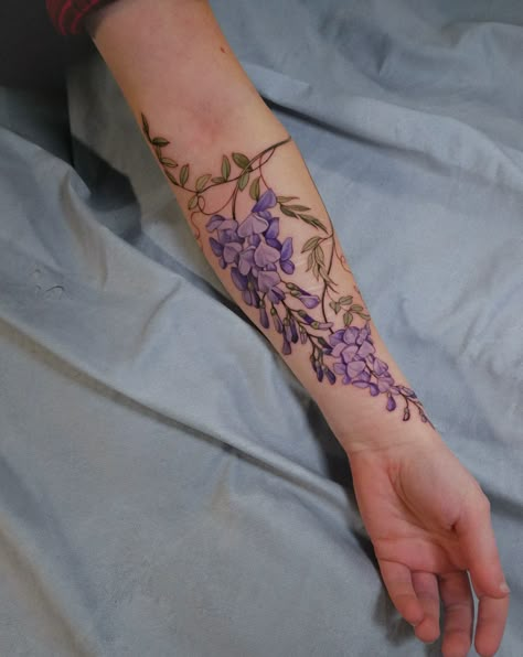 Small Forearm Tattoo, Lilac Tattoo, Forearm Tattoo Ideas, Around Arm Tattoo, Zelda Tattoo, Wrap Tattoo, Small Forearm Tattoos, Vine Tattoos, Geniale Tattoos