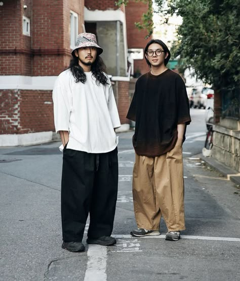 Japanese Menswear Streetstyle, 90s Japanese Streetwear Men, Japanese Style Outfits Men, Japanese Outfits Street Style Men, Japan Street Style Mens, Japanese Outfits Men, Japan Fashion Summer, Japanese Fashion Men, Americana Fashion Men