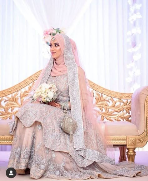 Nikkah Dress With Hijab, Walima Hijab Bride, Hijabi Pakistani Bride, Muslim Wedding Dresses Indian, Pakistani Bride Hijab Style, Desi Hijabi Bride, Hijab Dulhan, Hijabi Bride Pakistani, Indian Hijabi Bride