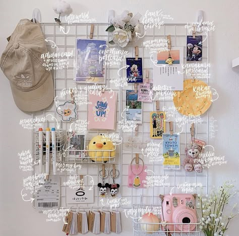 Wall Grid Decor Ideas, Wall Grid Ideas Bedroom, Wall Grid Kpop, Aesthetic Wall Grid Ideas, Kpop Grid Wall, Grid Board Ideas, Wall Grid Aesthetic, Photo Grid Wall, Wall Grid Ideas