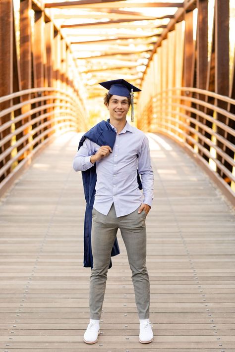 Guys Graduation Outfits, Cap And Gown Senior Pictures For Guys, Outfit Ideas For Boys, Men Graduation Outfit, Senior Casuals, Cap And Gown Senior Pictures, Male Graduation, Outfits For Guys, Cap And Gown Photos