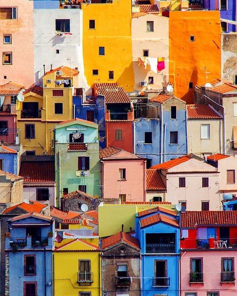 숲 사진, Colorful Buildings, Colorful Places, Sardinia Italy, Colourful Buildings, Visit Italy, Beautiful Villages, Urban Sketching, World Of Color