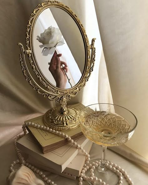 Fairycore Wallpaper, Vanity Makeup Mirror, Core Aesthetics, Aesthetic Jewellery, Jewellery Shop Design, Jewellery Aesthetic, Aesthetic Mirror, Photography Jewelry, Fairycore Fairy