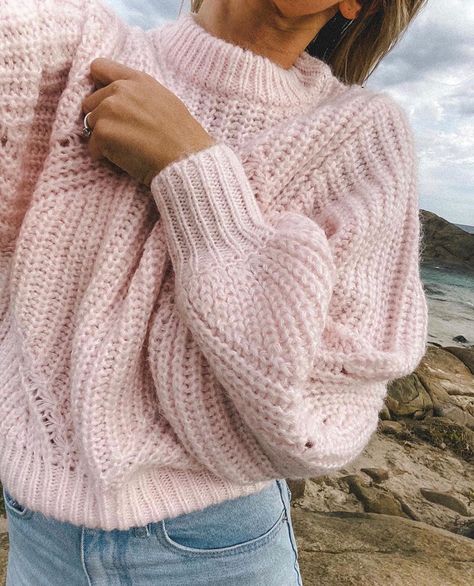 Light Pink Cardigan Outfit, Pale Pink Outfit, Blush Pink Outfit, Pink Cardigan Outfit, Pink Sweater Outfit, Light Pink Cardigan, Knit Sweater Outfit, Pink Cable Knit Sweater, Chunky Jumper