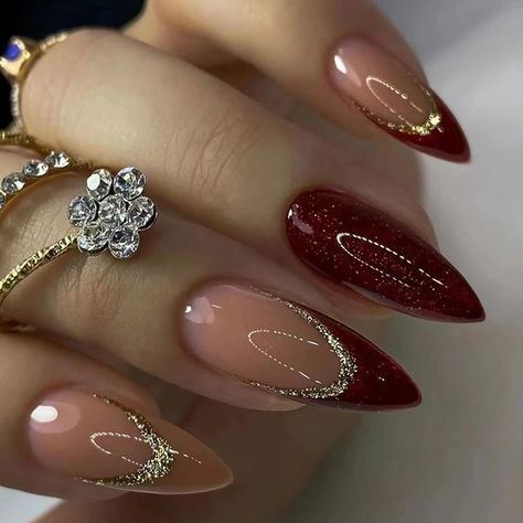 Red Nail Designs Almond Shape, Prom Nails Almond, Wedding Nails Red, Nails Red And Gold, Nails Acrylic Red, Cool Nail Polish, Nail Inspo Red, Red Wedding Nails, Red French Tip Nails