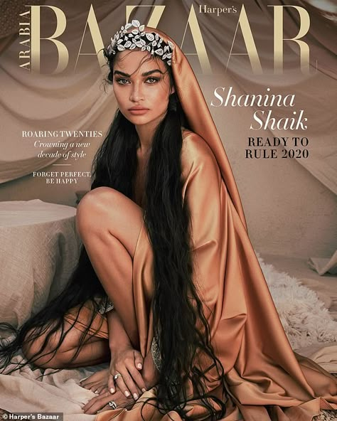 Harpers Bazaar Covers, Shanina Shaik, Bazaar Magazine, Vogue Magazine Covers, Fashion Magazine Cover, Braut Make-up, Cover Magazine, Model Pose, Fashion Cover