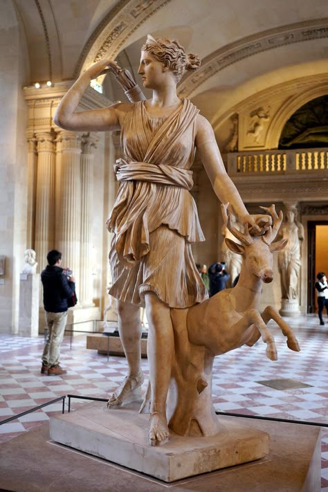 Artemis Ancient Art, Artemis Classical Art, Artemis Goddess Tattoo, Artemis Goddess Art, Artemis Painting, Artemis Outfit, Artemis Core, Artemis Greek Mythology, Lady Artemis